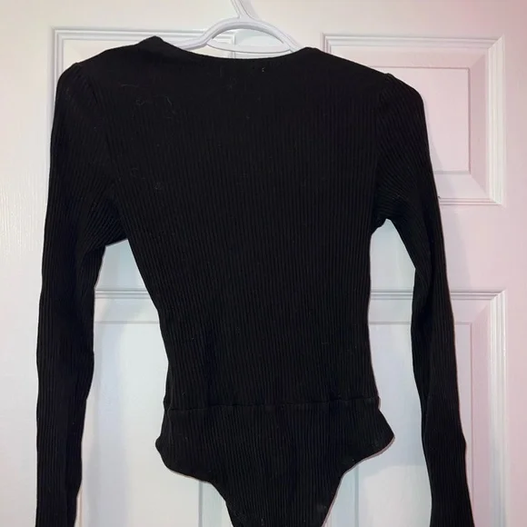 Black long sleeve body suit with deep v-neck - Picture 2 of 4